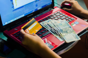 Сколько стоит обслуживание карты Сбербанка: Visa Classic и MasterCard